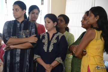 Celebs Pay Condolences to C Narayana Reddy